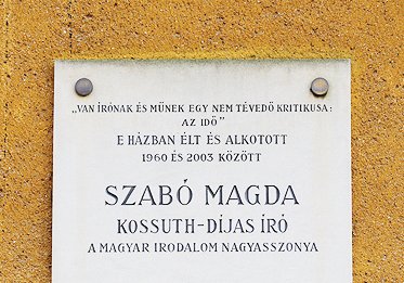 Szabó Magda emléktáblája