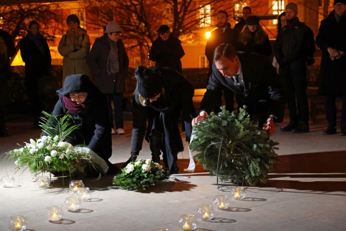 Az ostrom lezárultára, katonai és civil áldozatokra emlékeztek Budán